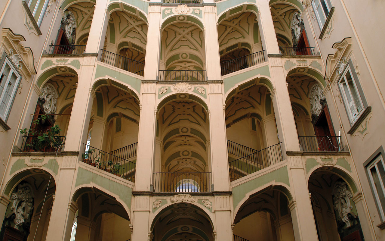 Palazzo dello Spagnolo è realizzato dall'architetto Ferdinando Sanfelice. Il palazzo si trova in via dei Vergini