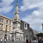 Veduta di Piazza del Gesù Nuovo con l'omonima chiesa e la guglia dell'Immacolata
