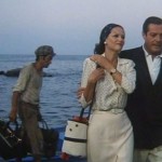 La fotografia ritrae Claudia Cardinale e Marcello Mastroianni da un scena del film La Pelle, girata in via Nazario Sauro sul lungomare di Napoli