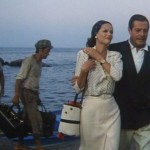 La fotografia ritrae Claudia Cardinale e Marcello Mastroianni da un scena del film La Pelle, girata in via Nazario Sauro sul lungomare di Napoli