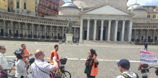 Visitare Napoli in bicicletta