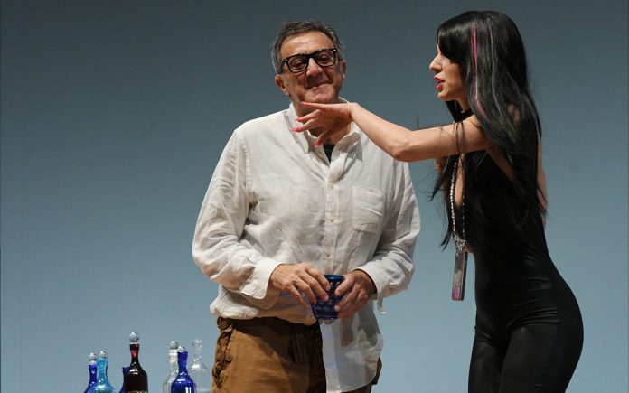 Luca Barbareschi Chiara Noschese saranno in scena dal 7 al 18 febbraio al Teatro Mercadante con lo spettacolo L’anatra all’arancia.