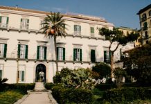 Villa Belvedere Carafa voluta da Ferdinando Vandeneynden Guida ai Principali Monumenti di Napoli: Arte, Storia e Tradizioni della Città Partenopea 1
