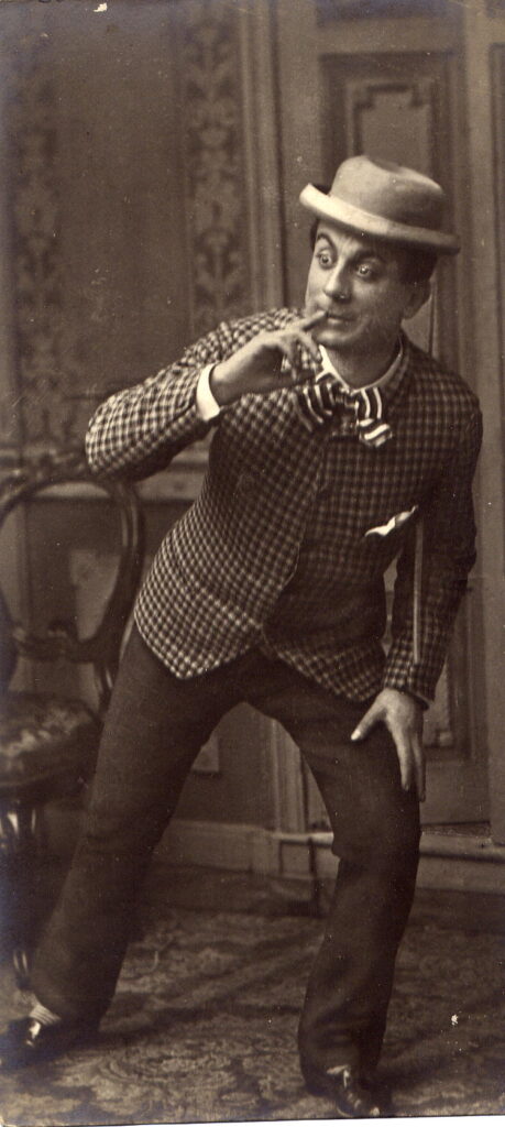 “Scarpetta dopo Scarpetta”: un secolo di ritorni e avventure sulle scene 2 Eduardo Scarpetta nei panni di Felice Sciosciammocca, maschera della comicità moderna